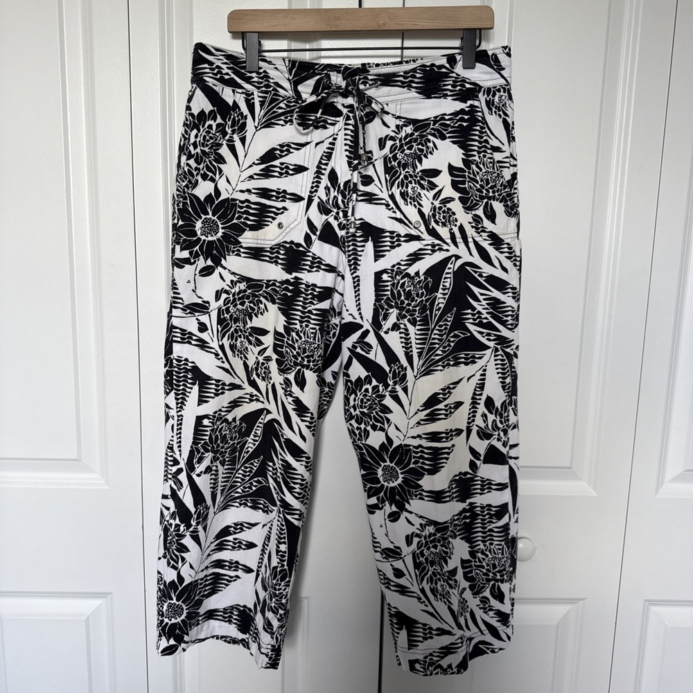 Chicos Capri Drawstring Pants Black and White Flower‎ Geometric Print Size 2.5
